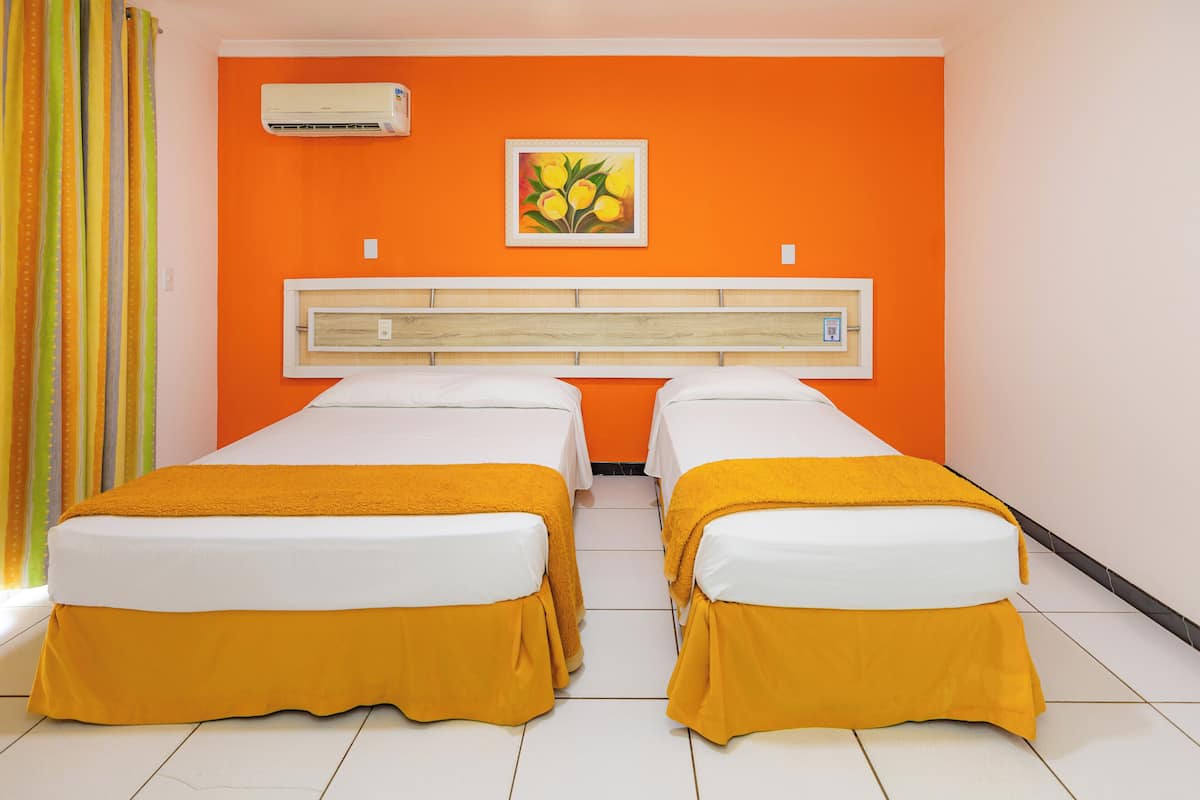 Quarto Triplo Standard | Frigobar, quartos à prova de som, roupa de cama