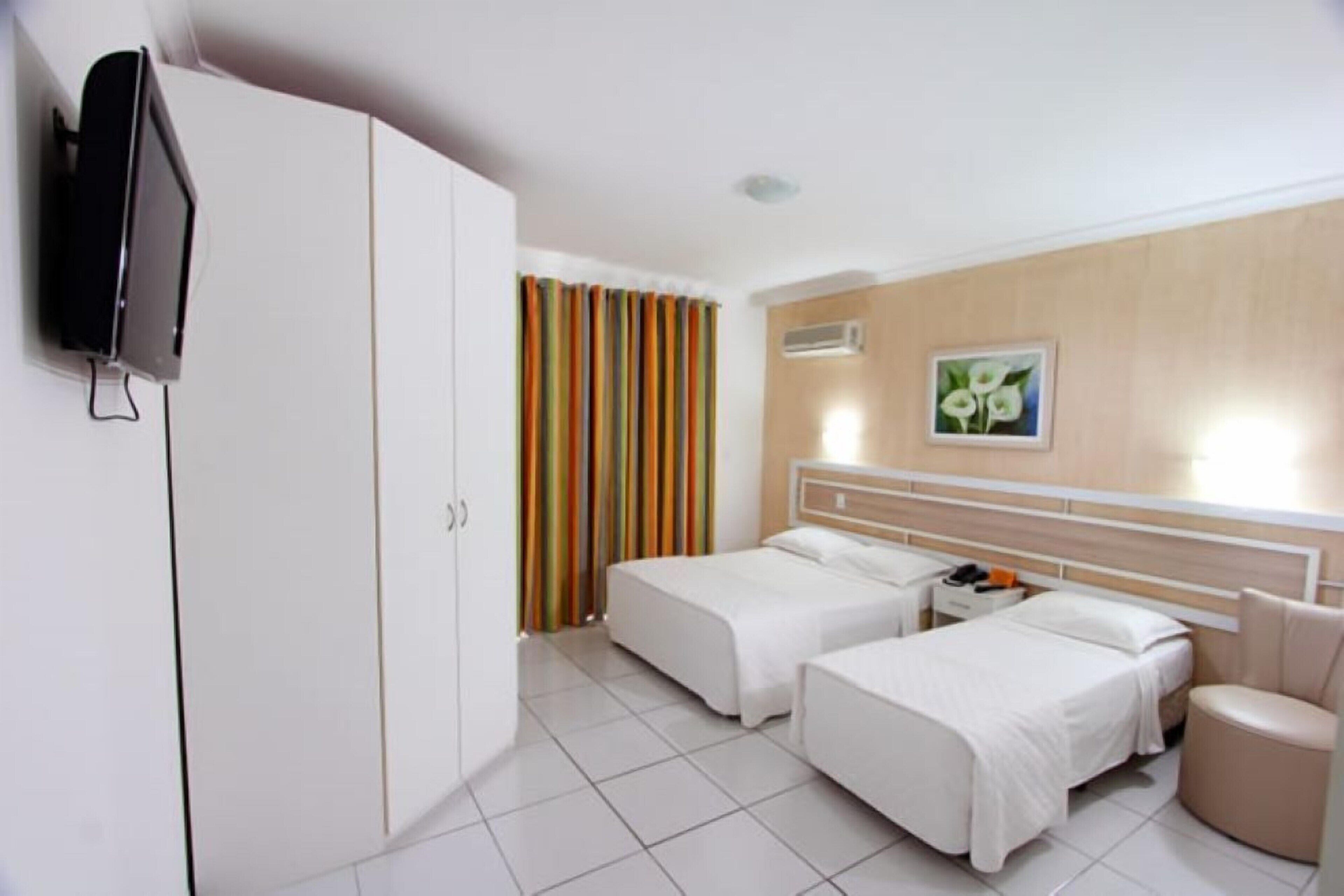 Minibar, insonorización y ropa de cama 
