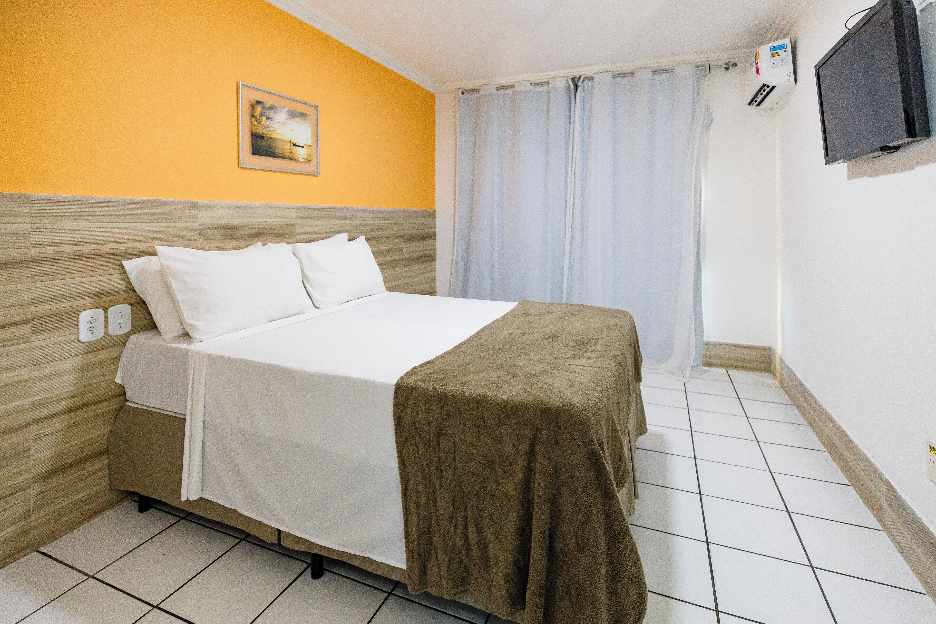 Quarto duplo standard, 1 cama de casal | Frigobar, roupa de cama