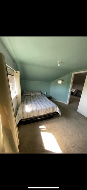 3 bedrooms, WiFi - Large Private Proctor Home (Tacoma)