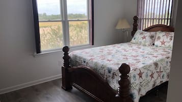 2 bedrooms, desk, iron/ironing board, free WiFi