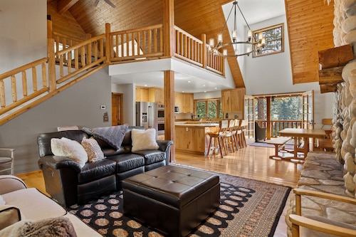 Private Cabin on 3 Acres for Outdoor Enthusiasts 