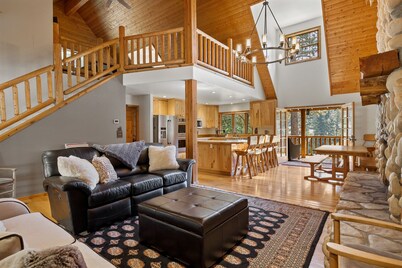 Private Cabin on 3 Acres for Outdoor Enthusiasts 