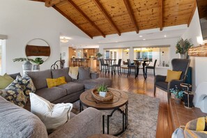 TV, fireplace - Stunning Ocean-view Oasis w/ Pool, Spa & Patio (San Diego)