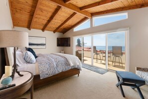 5 bedrooms, iron/ironing board, WiFi, bed sheets - Stunning Ocean-view Oasis w/ Pool, Spa & Patio (San Diego)