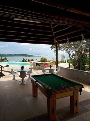 Outdoor dining - Cottage (BA)