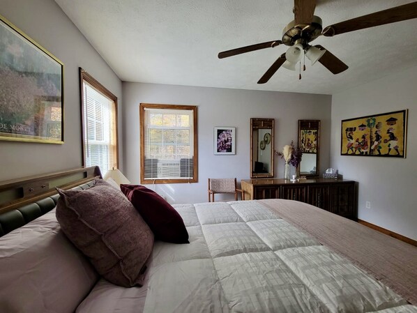 3 chambres, fer et planche à repasser, Wi-Fi gratuit, draps fournis