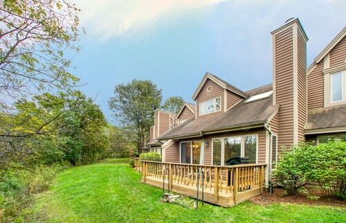 Cozy 1 Bedroom, 2 Bath Townhome in the Galena Territory