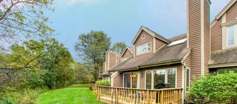 Cozy 1 Bedroom, 2 Bath Townhome in the Galena Territory