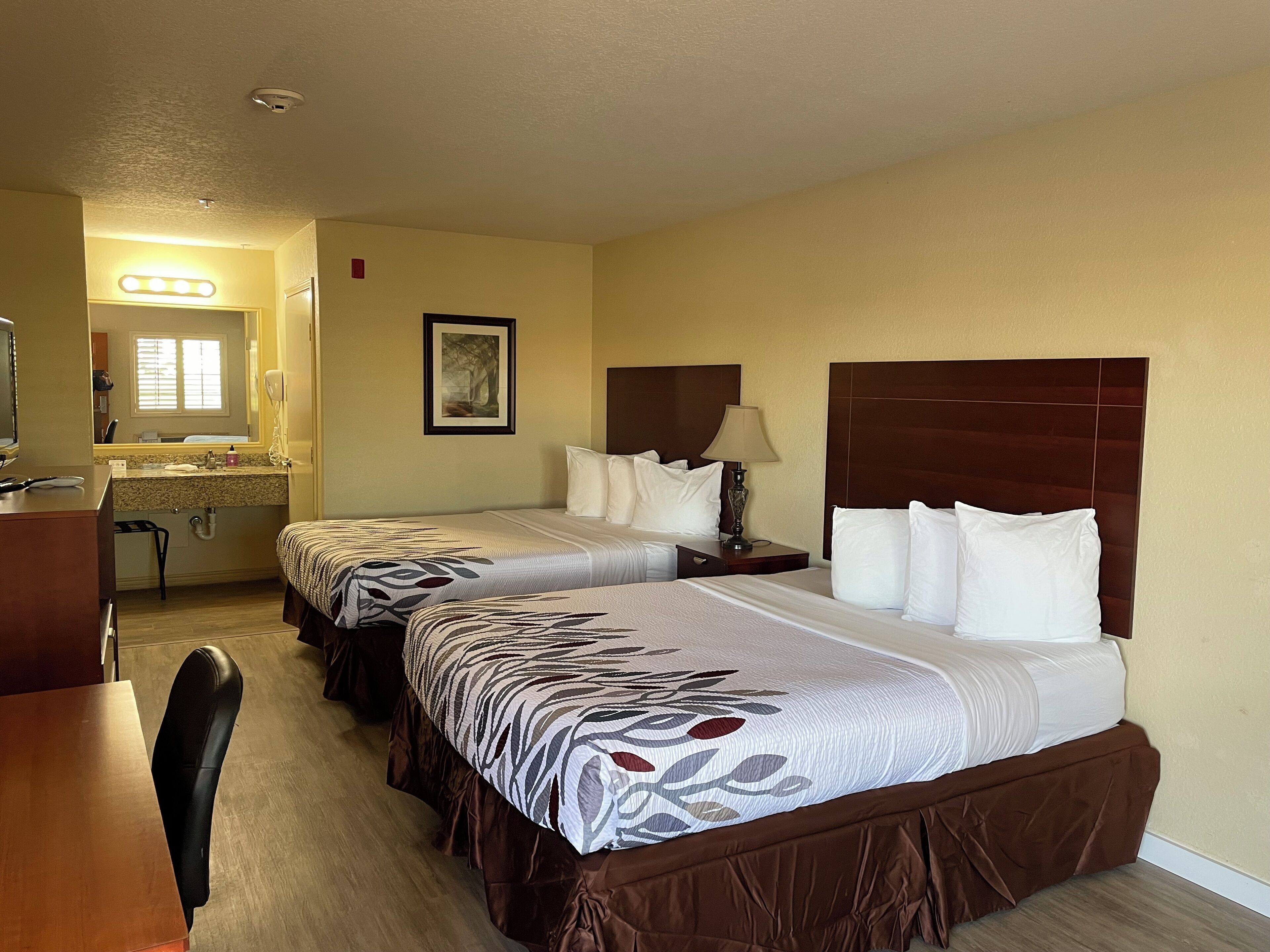 Kenedy Inn & Suites — photo 9