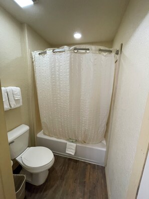 Towels - Kenedy Inn & Suites (Kenedy)