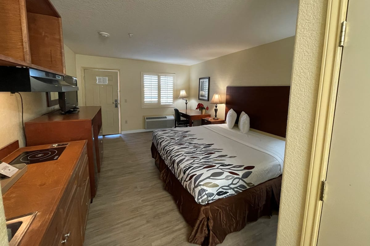 Chambre Simple Confort | Bureau, fer et planche à repasser, Wi-Fi gratuit, draps fournis