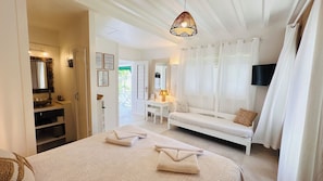 1 bedroom, iron/ironing board, travel cot, free WiFi - Rêves de Soleil: Sweet Sunset Lodge with panoramic sea view (Sainte-Anne)
