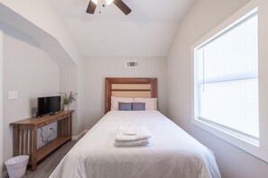 5 chambres, fer et planche à repasser, Wi-Fi gratuit, draps fournis