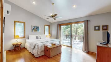 5 bedrooms, iron/ironing board, internet, bed sheets