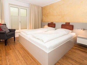 1 chambre, coffres-forts dans les chambres, fer et planche à repasser