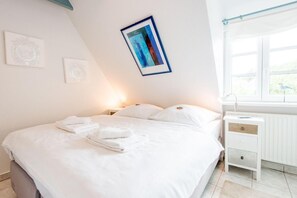 1 bedroom, iron/ironing board, WiFi, bed sheets - Haderslebener Strasse 33b - Gemütlich. Ruhig. Erholung. - Objekt-id: Hlw/33b (Sylt)
