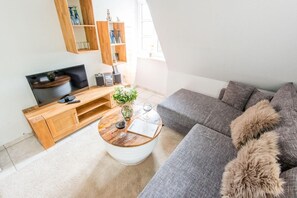 TV - Haderslebener Strasse 33b - Gemütlich. Ruhig. Erholung. - Objekt-id: Hlw/33b (Sylt)