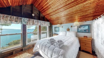 5 bedrooms, iron/ironing board, WiFi, bed sheets