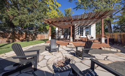 Peak House Hot Tub 3BR 2.5BA Close to Downtown 