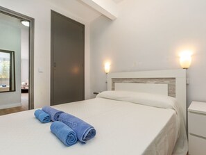 1 dormitorio, tabla de planchar con plancha, wifi gratis