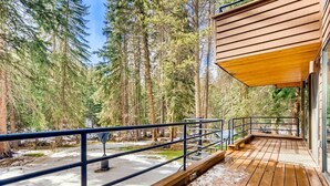 Maison (1-272 W Meadow Dr A) | Extérieur