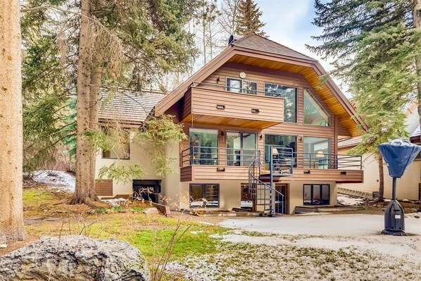 House (1-272 W Meadow Dr A) | Exterior