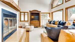 Maison (1-272 W Meadow Dr A) | Extérieur