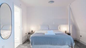 Desk, iron/ironing board, travel cot, WiFi