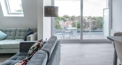 Newly Refurbished 2 bed with Fantastic View