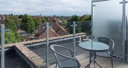 Newly Refurbished 2 bed with Fantastic View