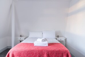 Desk, iron/ironing board, travel cot, WiFi