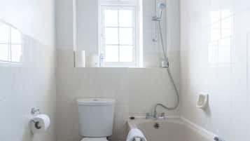 Ensemble douche/baignoire, sèche-cheveux