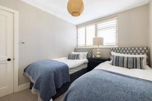 3 chambres, fer et planche �à repasser, Wi-Fi, draps fournis