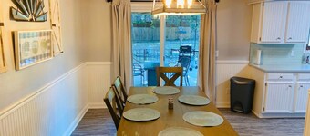 Steps to the water at Bull Shoals Lake!