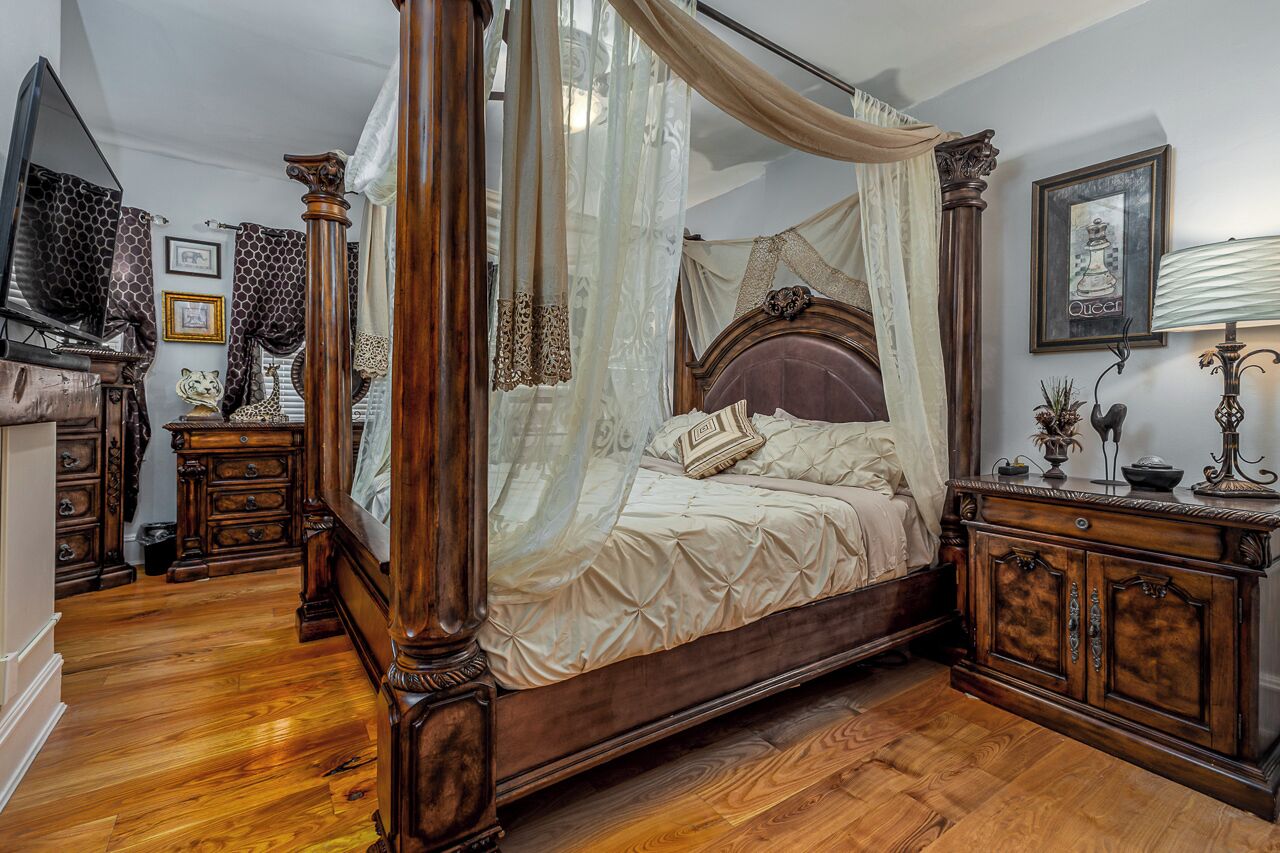 2 bedrooms, in-room safe, iron/ironing board, WiFi