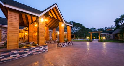 Chimpundu Lodge