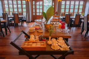 Café da manhã continental grátis todos os dias