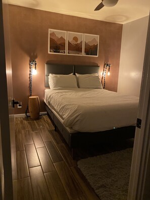 3 bedrooms, desk, iron/ironing board, free WiFi