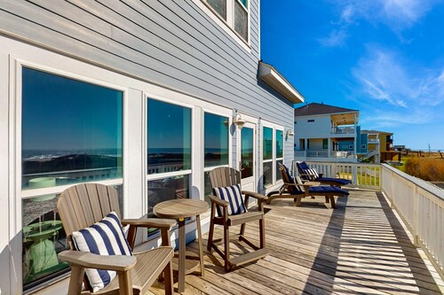 Luxe, Newly Built, Gulf-Front Home on 1.5 Acres with Private Beach Boardwalk