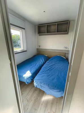 2 bedrooms, WiFi, bed sheets