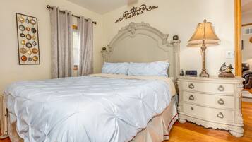 2 bedrooms, in-room safe, iron/ironing board, travel crib