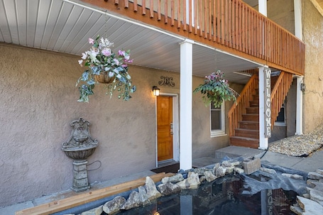 Exterior detail. Impressive Private 2BR Suite w/Parking Univ Area