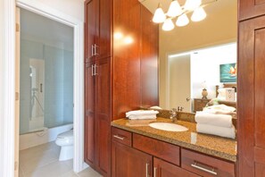 Bathroom - Tortuga Bay 7-1 by Padre Island Rentals (South Padre Island)