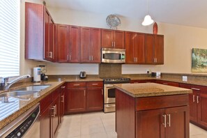 Townhome, 2 Bedrooms | Private kitchen