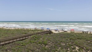 Apartamento, 2 habitaciones | Vistas al mar