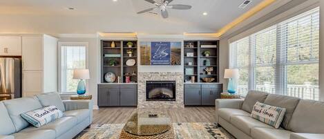 Televisión, chimenea y videojuegos