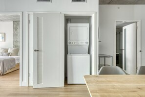 1 chambre, fer et planche Ă repasser, Wi-Fi, draps fournis