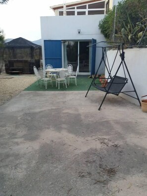 Outdoor dining - 2-Bed Apartment - Sleeps 3 - Parking - near Albox (Albox)