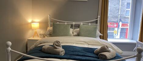 2 bedrooms, soundproofing, iron/ironing board, WiFi